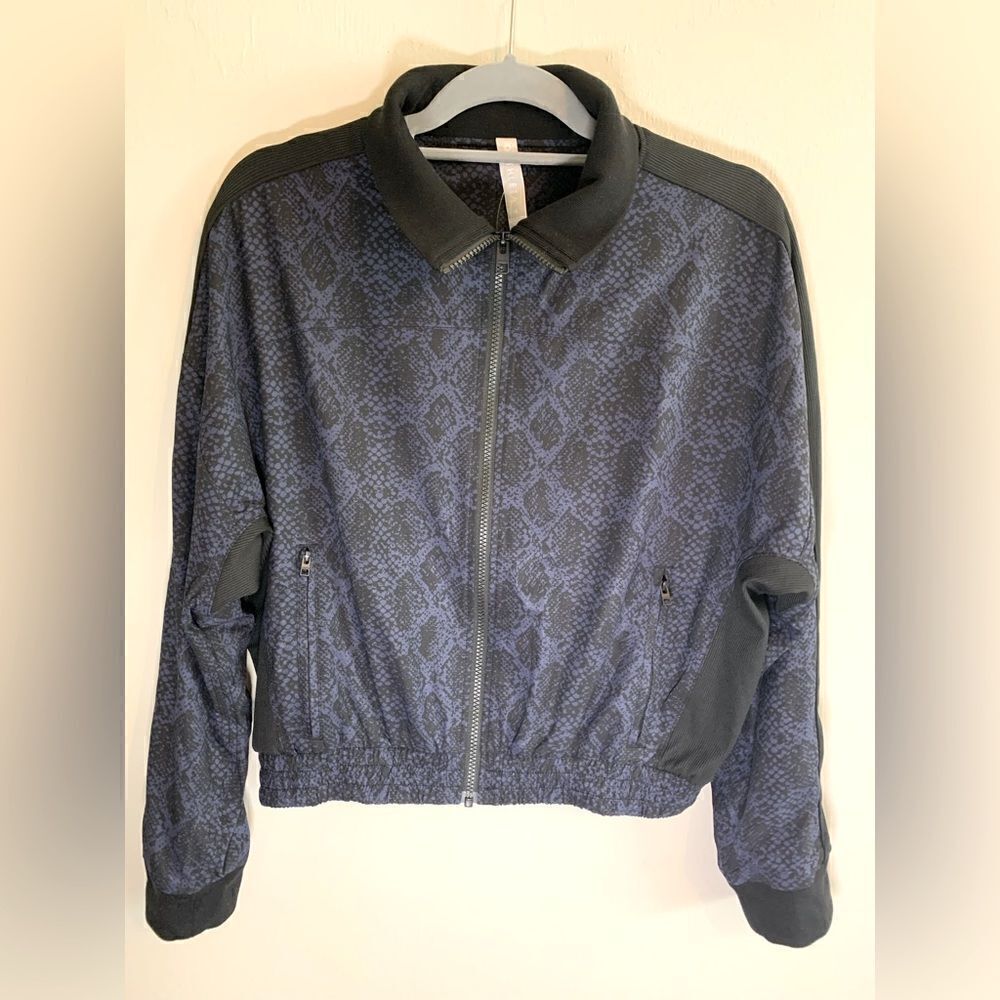 Athleta Brooklyn Bomber‎ Zip Up Jacket Blue Python Size S - Picture 3 of 12